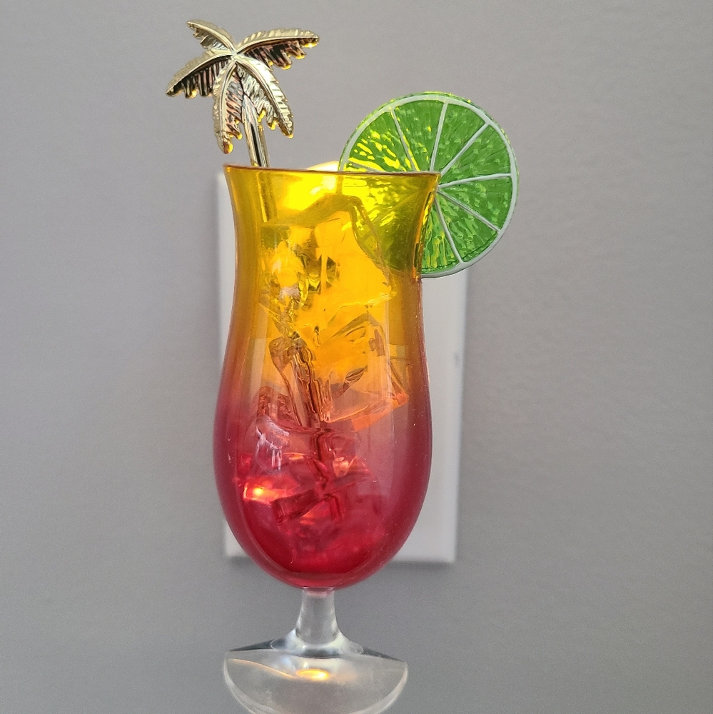 Used BBW Tropical Cocktail Night Light and fragrance plug-in.